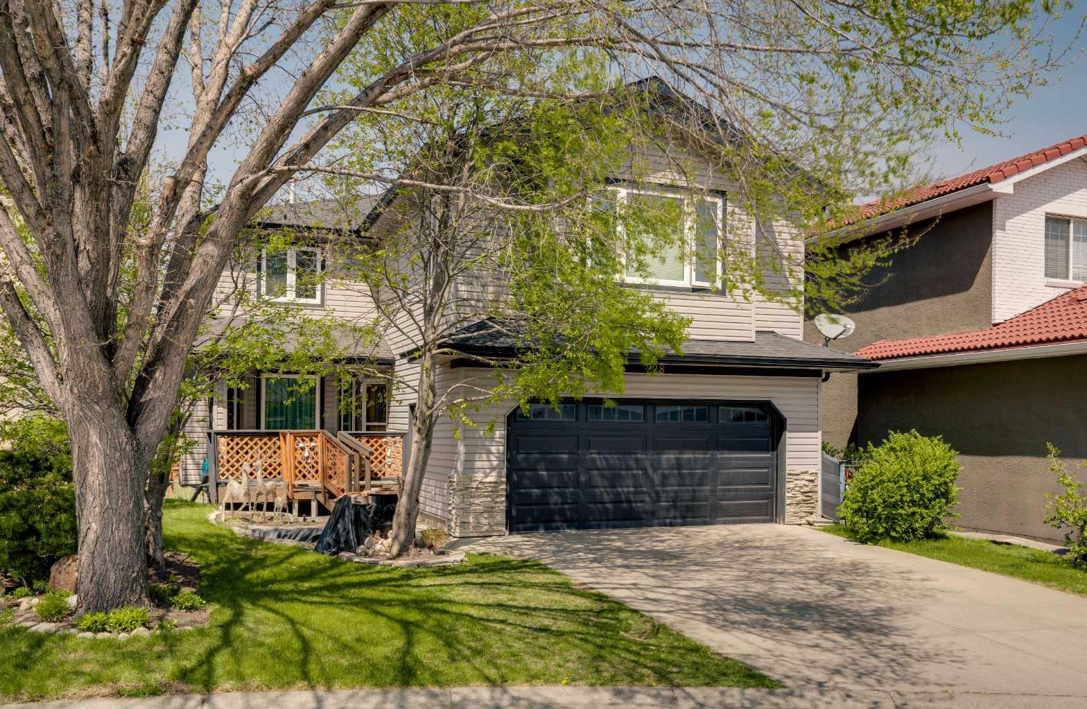 228 Macewan Park View NW