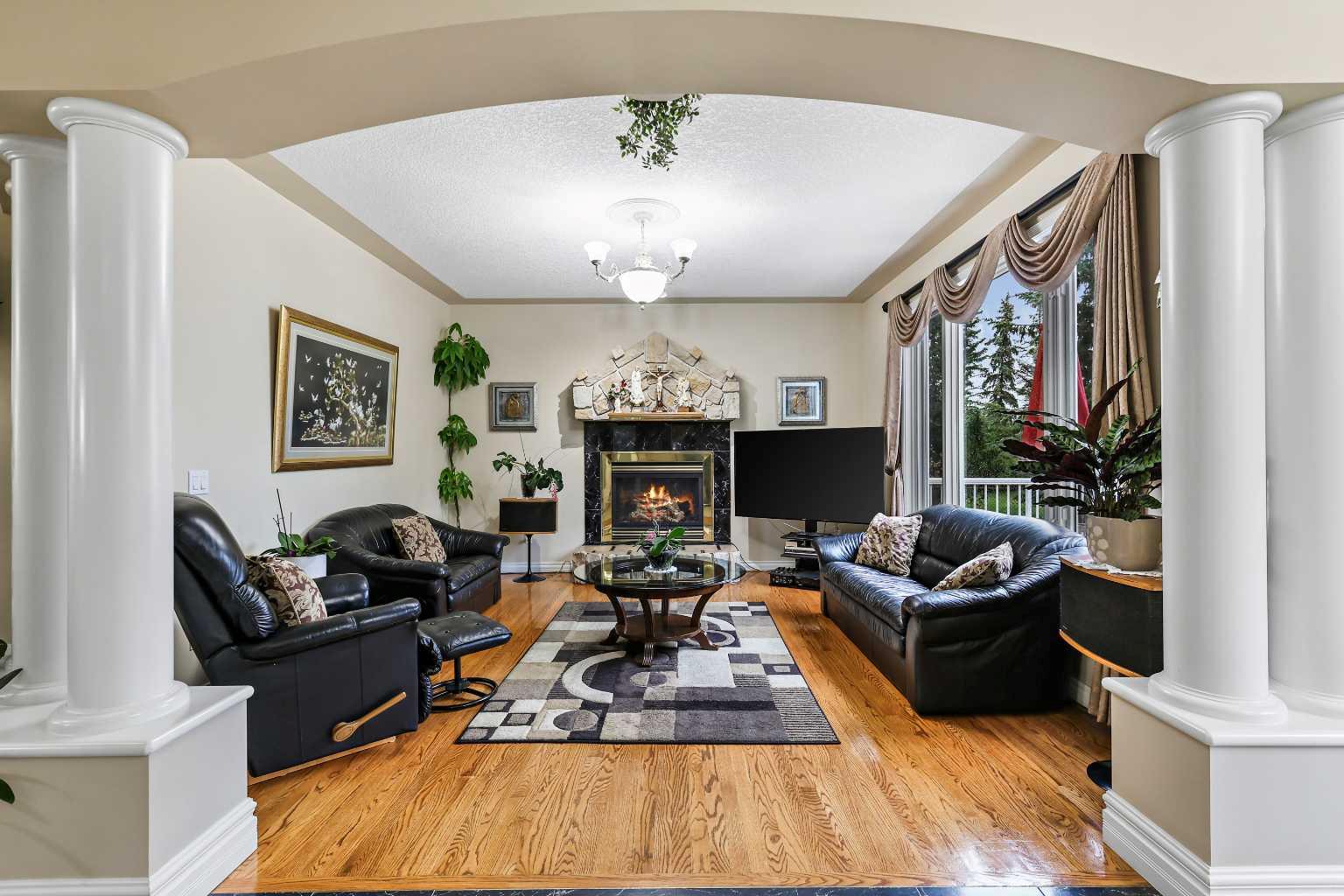 10 Strathridge Court SW