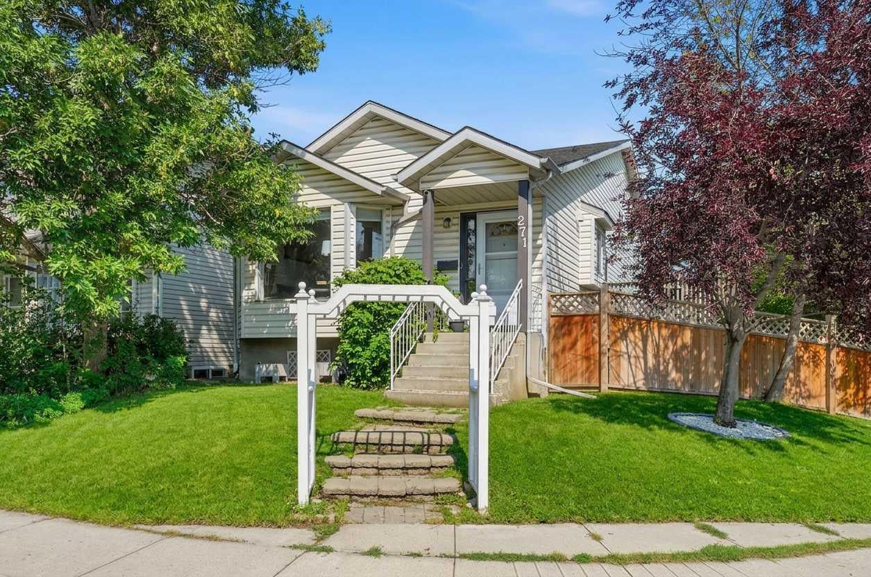 271 Erin Meadow Close SE