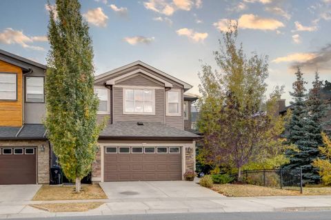 643 Evanston Drive NW Calgary AB T3P 0H7