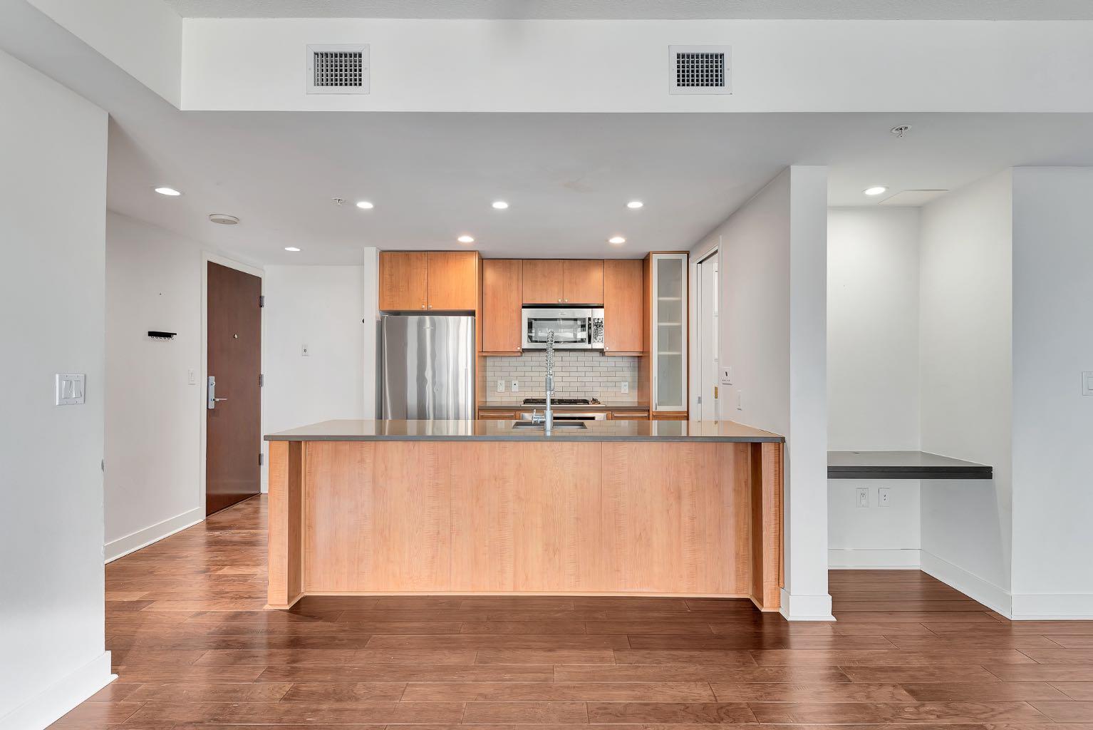 1118 12 Avenue SW 901