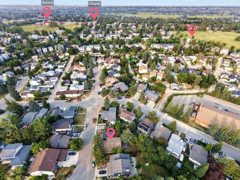 Photo of 207 Deer Ridge Way SE, Calgary, AB T2J 5Y8 (MLS # A2334120)
