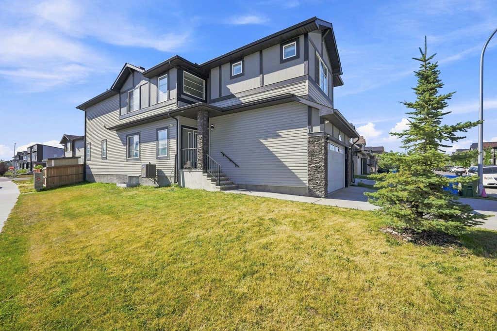 Photo of 11 Savanna Villas NE, Calgary, AB T3J 2E4 (MLS # A2333709)