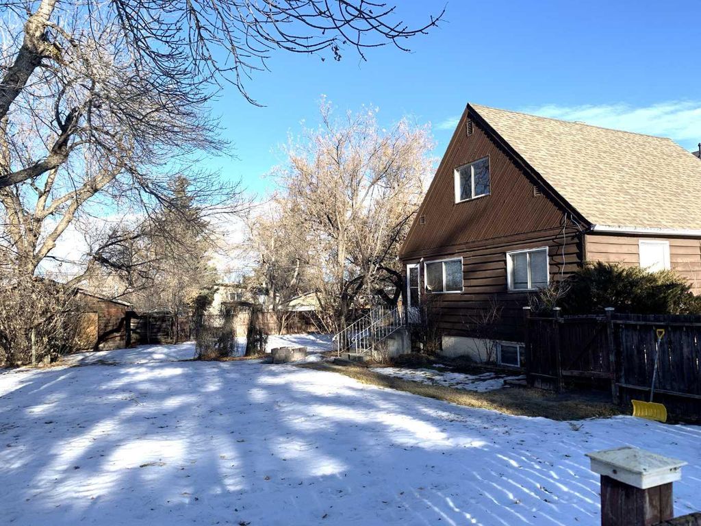 Photo of 7620 34 Avenue NW, Calgary, AB T3B 1N6 (MLS # A2281658)