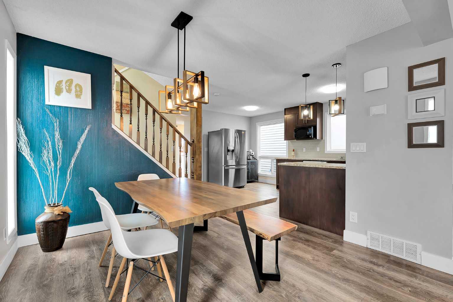 44 Strathclair Rise SW