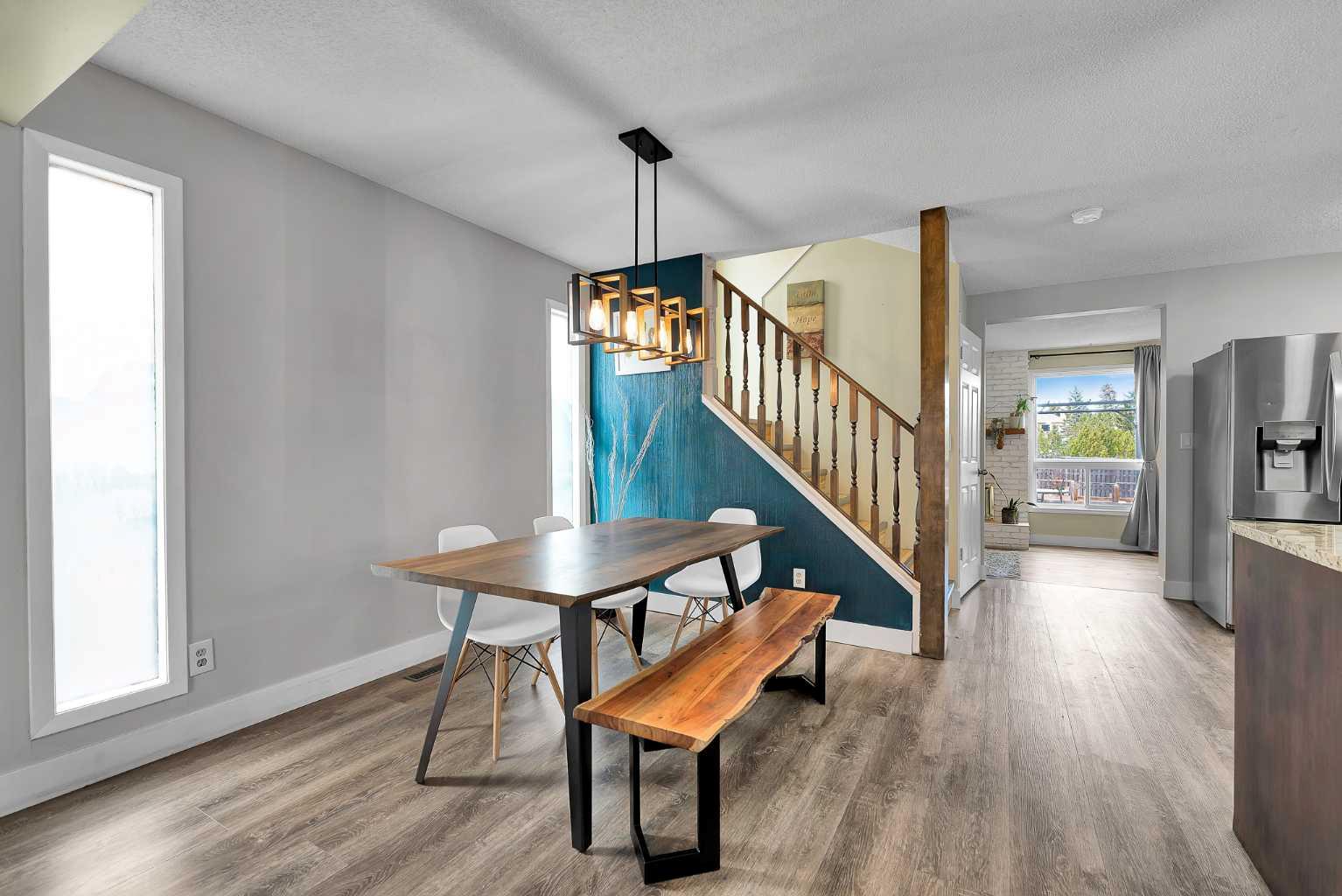 44 Strathclair Rise SW