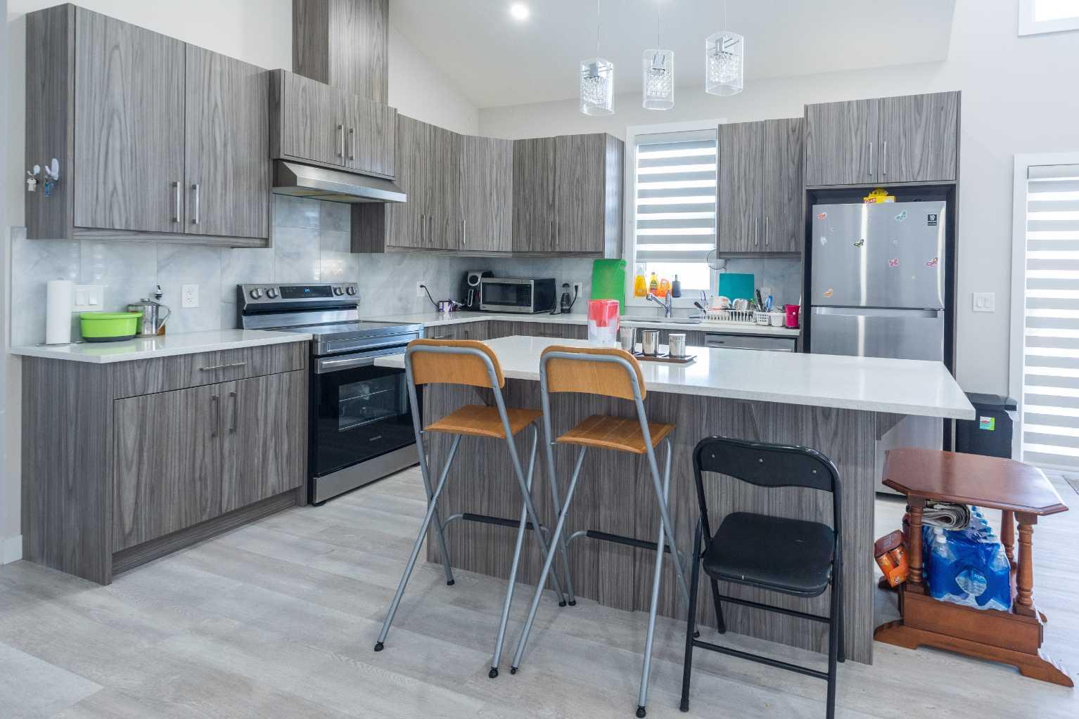 41 7 Avenue SE 6