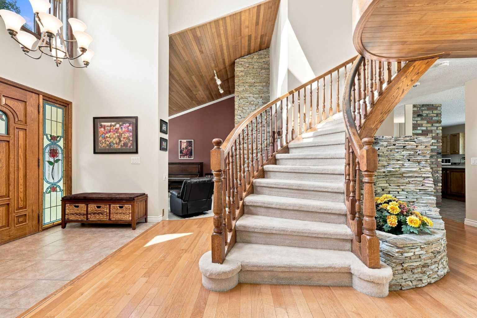 952 Edgemont Road NW