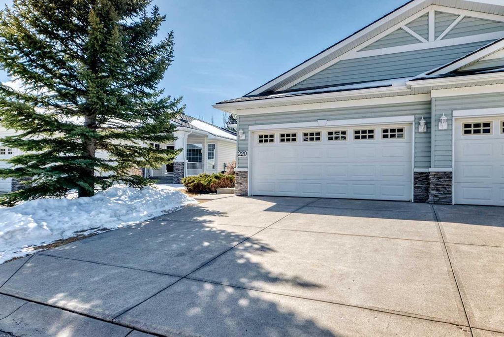 Photo of 220 Rocky Ridge Villas NW, Calgary, AB T3G 4R3 (MLS # A2297086)