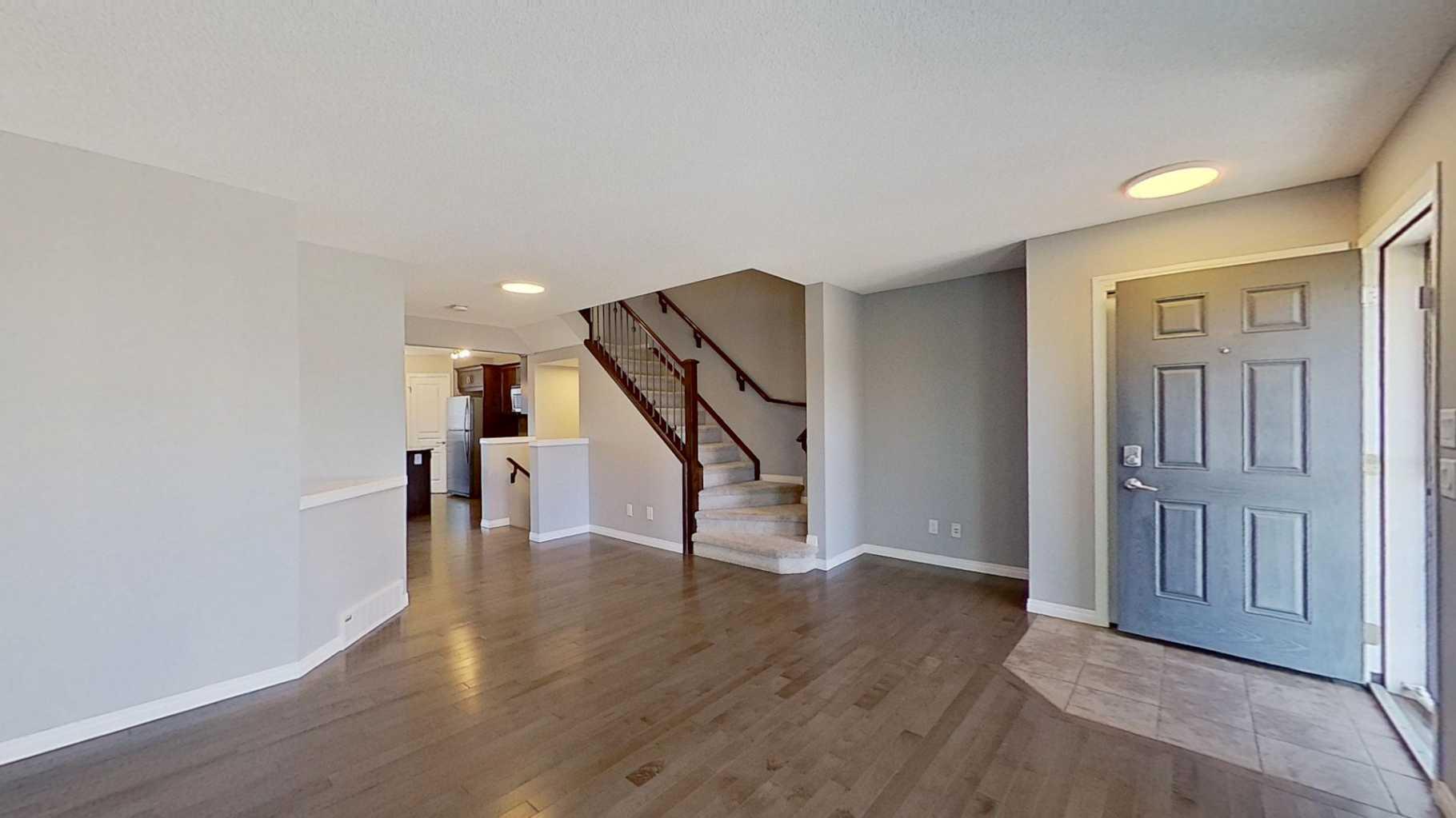 63 Elgin Meadows Park SE