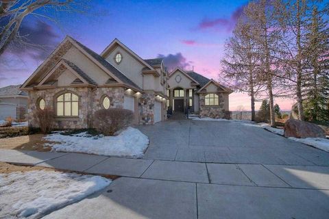 8 Mt Douglas Point SE Calgary AB T2Z 3J6