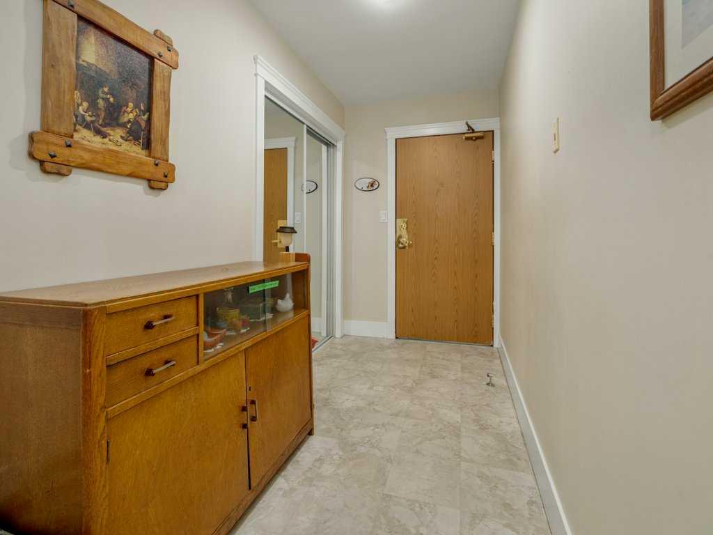 20 3 Street S 227