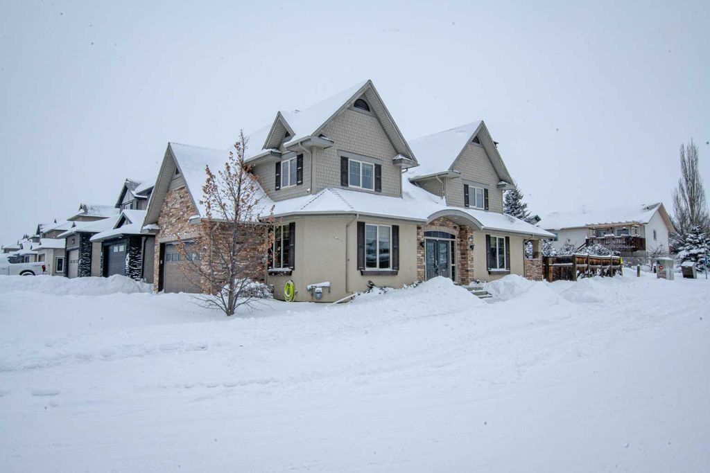 Photo of 9002 60 Avenue, Grande Prairie, AB T8W 0K1 (MLS # A2285547)