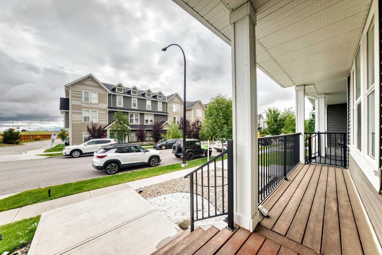 156 South Point Court SW