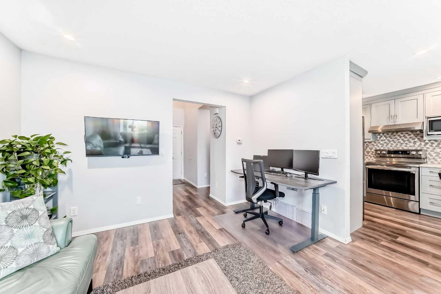 107 Applewood Place SE