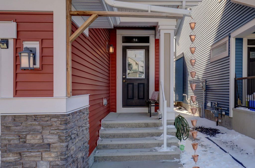 Photo of 96 Sundown Terrace, Cochrane, AB T4C 2M8 (MLS # A2292867)