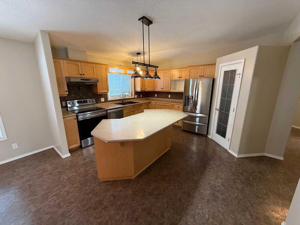 Photo of 700 Carmichael Lane #435, Hinton, AB T7V 1S9 (MLS # A2287271)