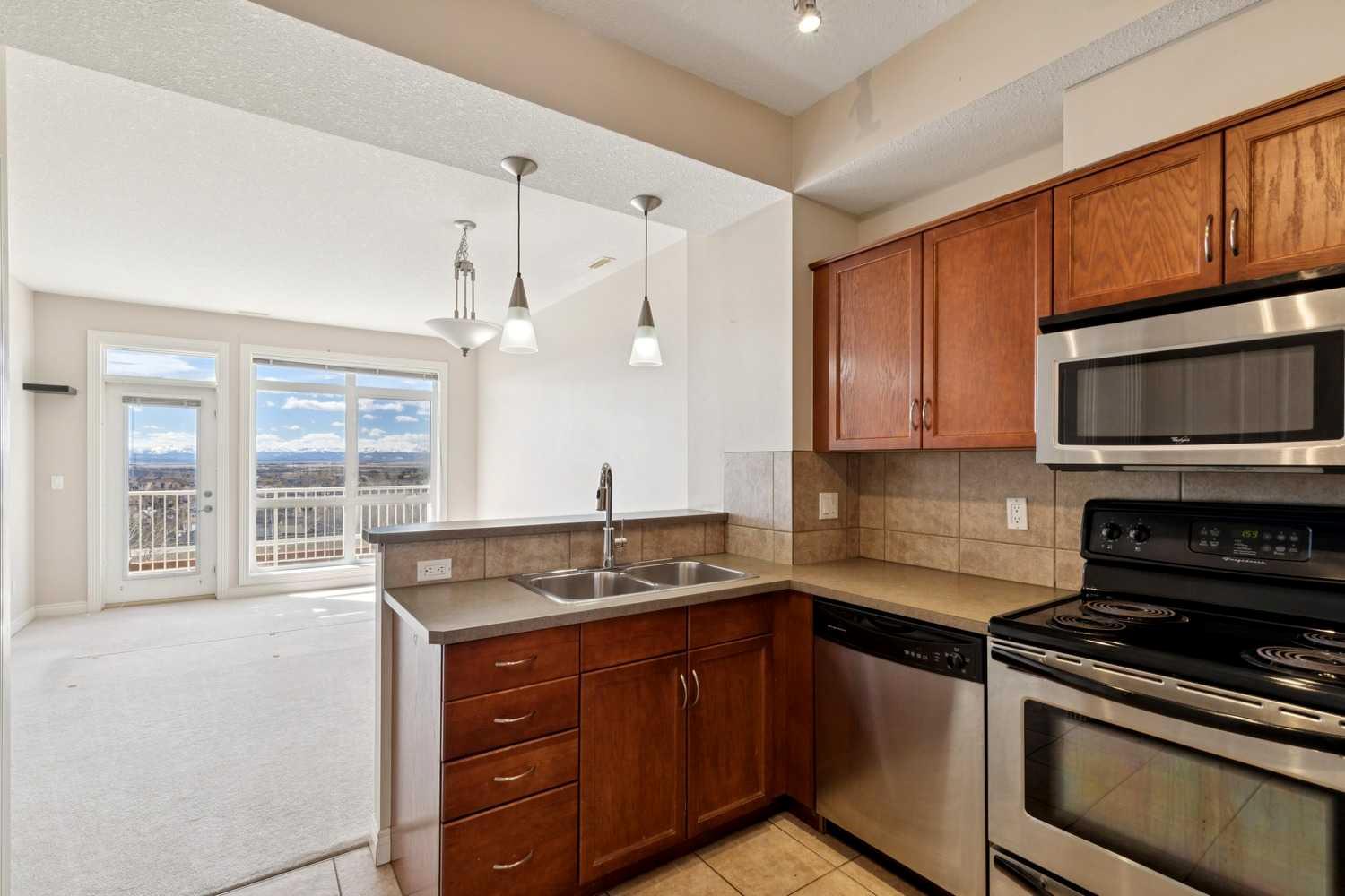 169 Rockyledge View NW 14