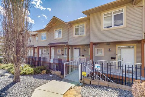 Photo of 169 Rockyledge View NW #14, Calgary, AB T3G 6B1 (MLS # A2304533)