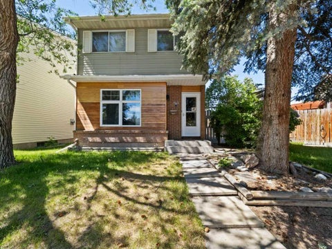 Photo of 143 Erin Mount Place SE, Calgary, AB T2B 2T3 (MLS # A2308905)
