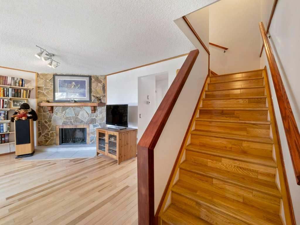143 Erin Mount Place SE