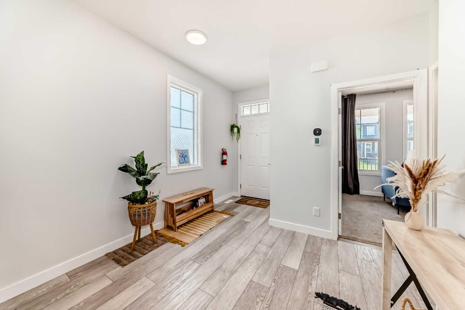 144 Evanscrest Park NW