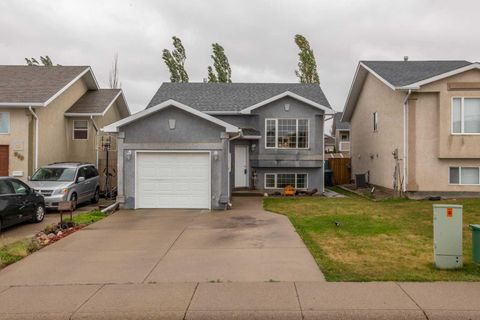 Photo of 781 Red Crow Boulevard W, Lethbridge, AB T1K 7M4 (MLS # A2316602)