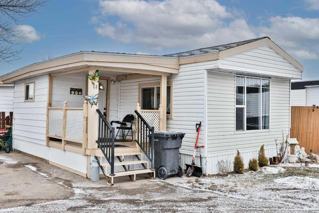 Photo of 5301 2nd Street #Unit 88, Coalhurst, AB T0L 0V0 (MLS # A2323761)