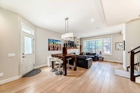 Photo of 924 3 Avenue NW #2, Calgary, AB T2N 0J6 (MLS # A2261571) Photo of 924 3 Avenue NW #2, Calgary, AB T2N 0J6 (MLS # A2261571)