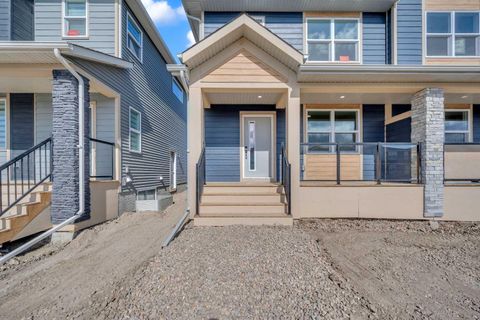 614 WOLF WILLOW Boulevard SE Calgary AB T2X 5P7
