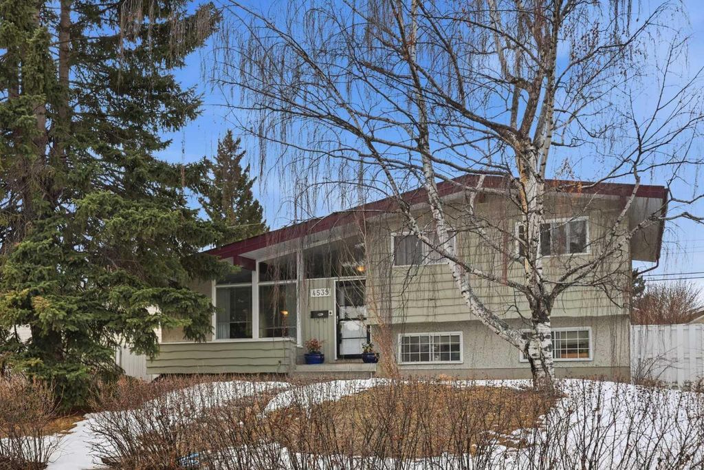Photo of 4539 Vandergrift Crescent NW, Calgary, AB T3A 0J1 (MLS # A2300499)