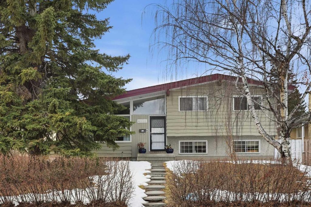 Photo of 4539 Vandergrift Crescent NW, Calgary, AB T3A 0J1 (MLS # A2300499)