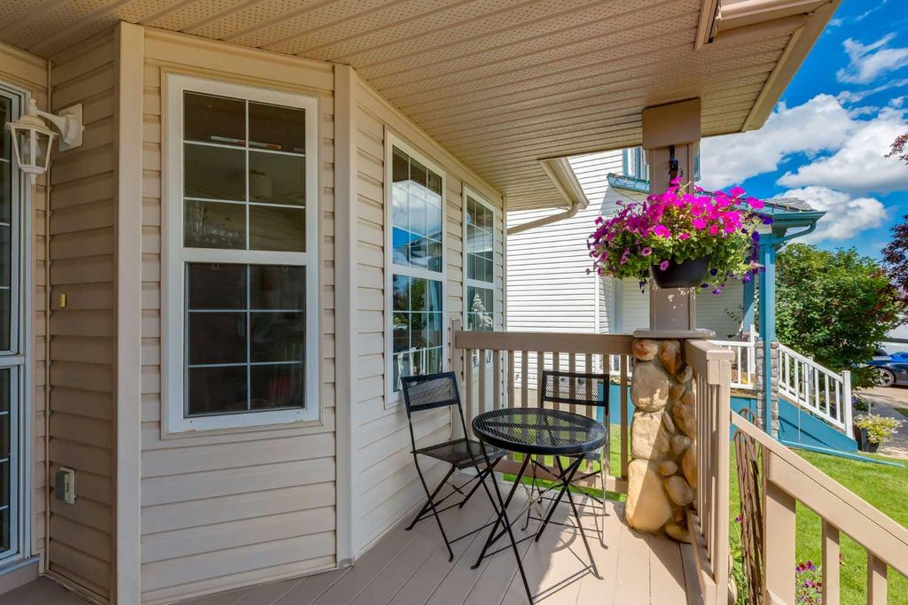 Photo of 168 West Creek Pond, Chestermere, AB T1X 1H4 (MLS # A2287391)