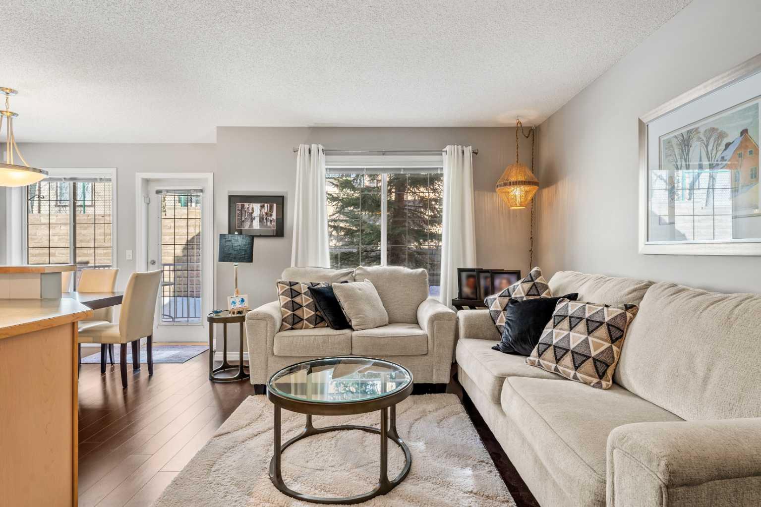 18 Hidden Creek Rise NW