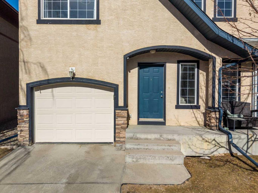 Photo of 18 Hidden Creek Rise NW, Calgary, AB T3A 6L5 (MLS # A2290878)