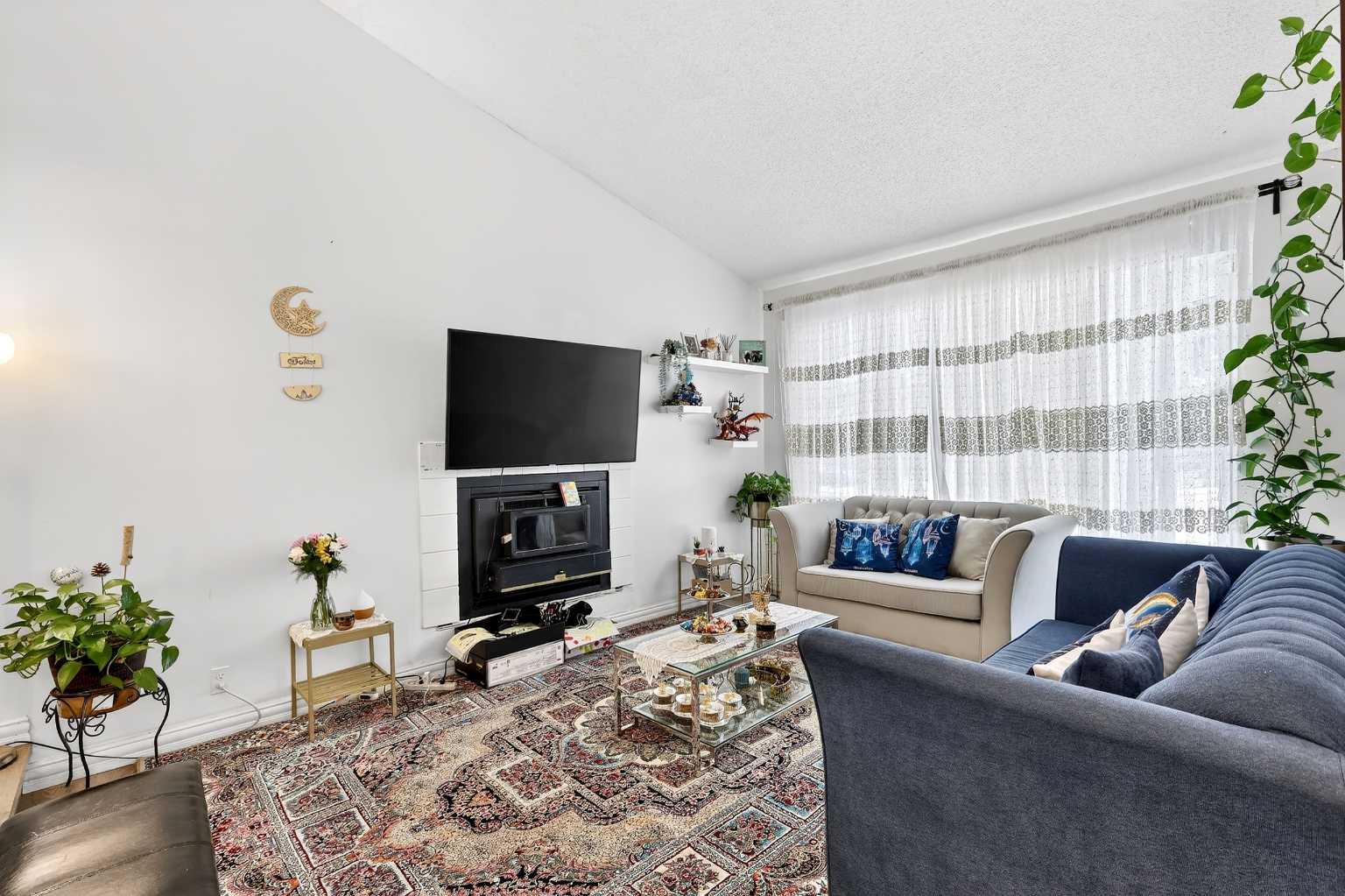 236 Mckerrell Way SE