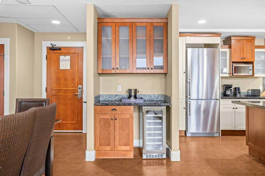 173 Kananaskis Way 402