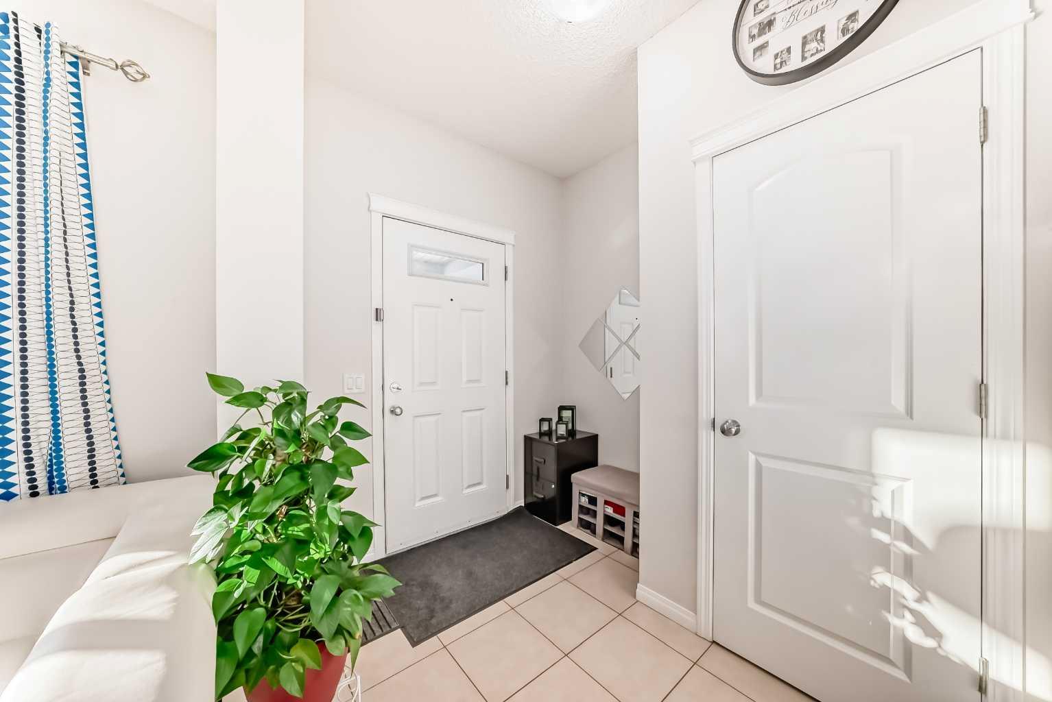 185 Legacy Crescent SE