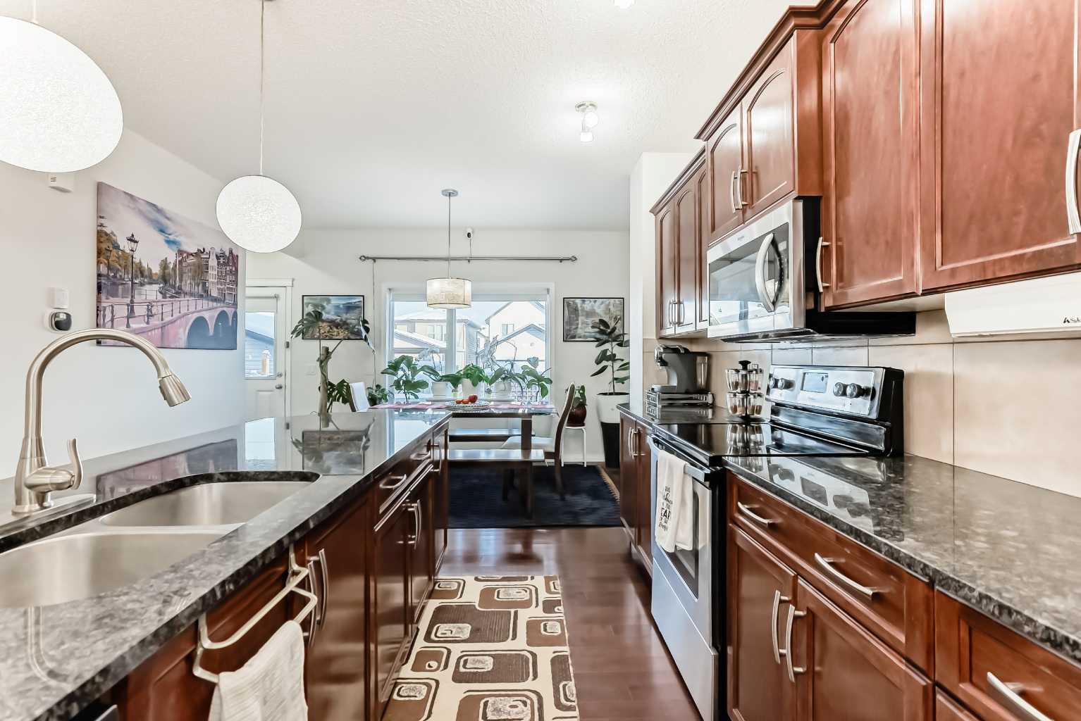 185 Legacy Crescent SE