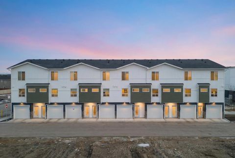 312 Red Sky Villas NE Calgary AB T3N 2M2