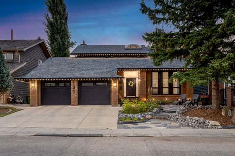 Photo of 191 Canterville Drive SW, Calgary, AB T2W 3X9 (MLS # A2334191)