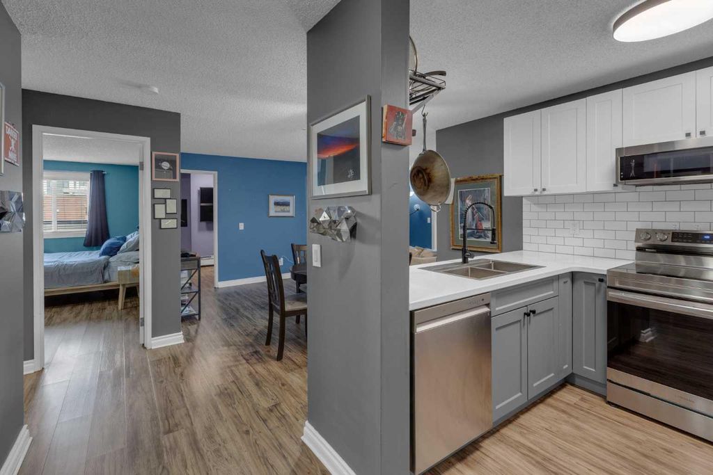 Photo of 1915 26 Street SW #202, Calgary, AB T3E 2A2 (MLS # A2282085)