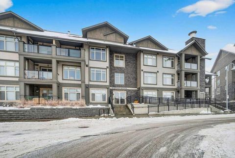 25 Aspenmont Heights SW 201 Calgary AB T3H 0E4