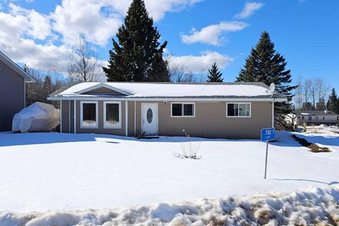 702 6 Street Smith AB T9S 1C9