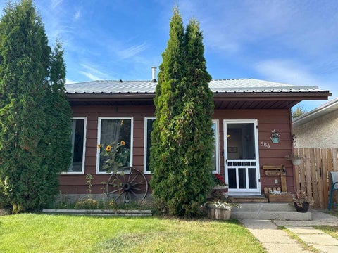 Photo of 5116 38 Street, Ponoka, AB T4J 1C6 (MLS # A2350610)