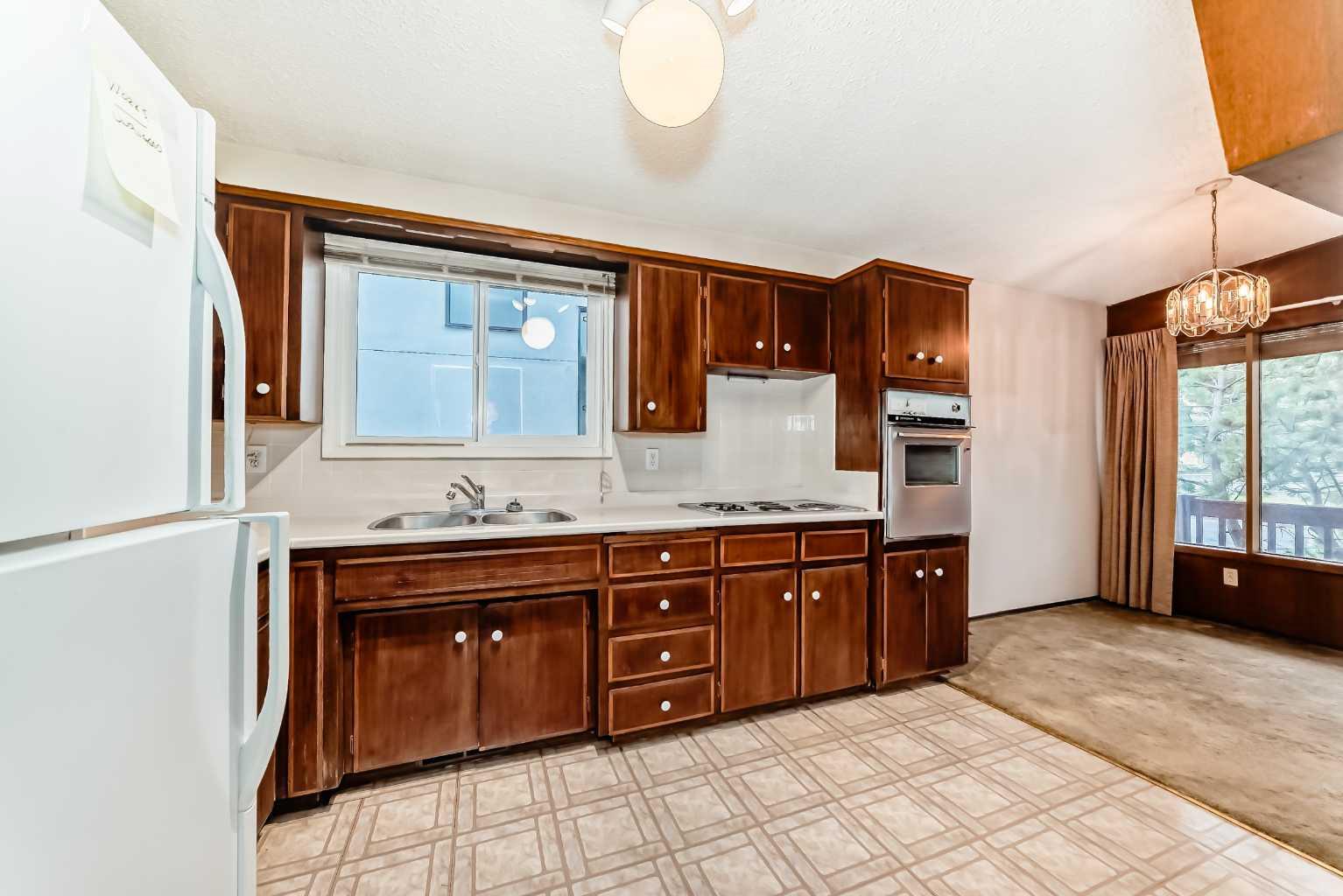 2224A 34 Street SW