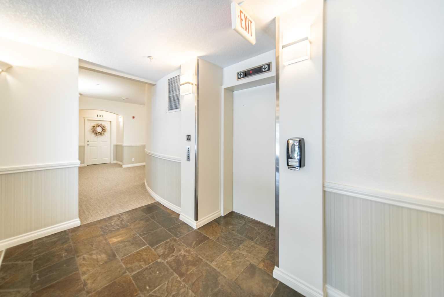 4 Hemlock Crescent SW 205