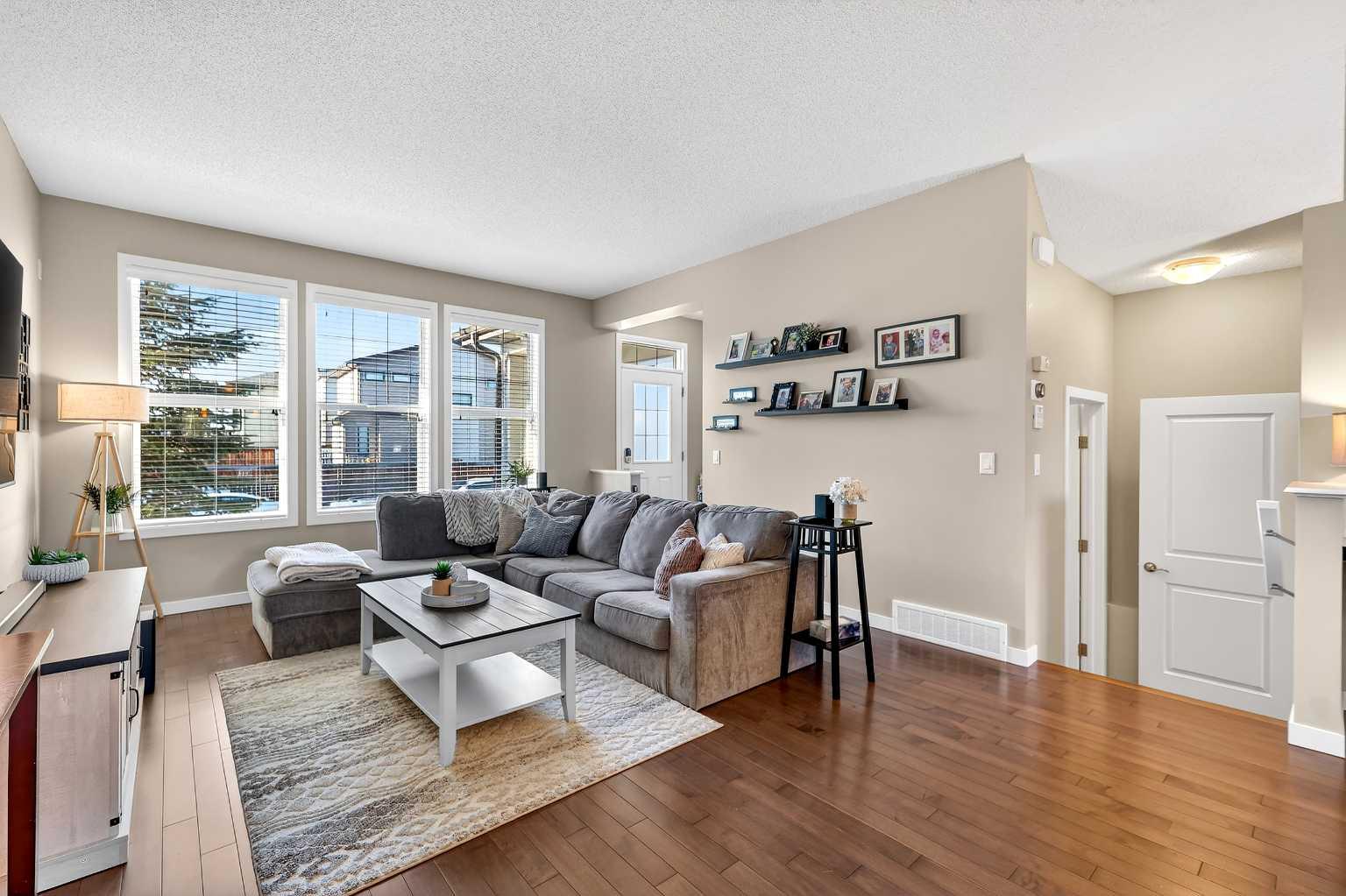 90 Walden Crescent SE