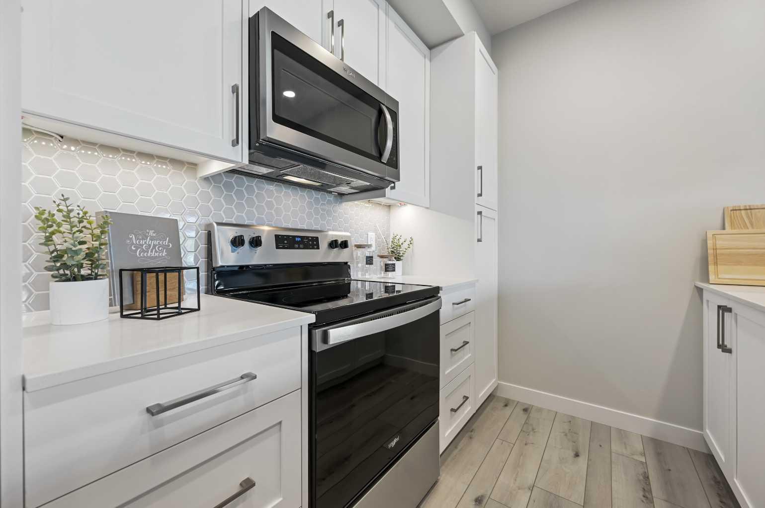 255 Les Jardins Park SE 310