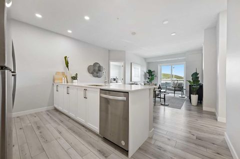 255 Les Jardins Park SE 310 Calgary AB T2C 5V3